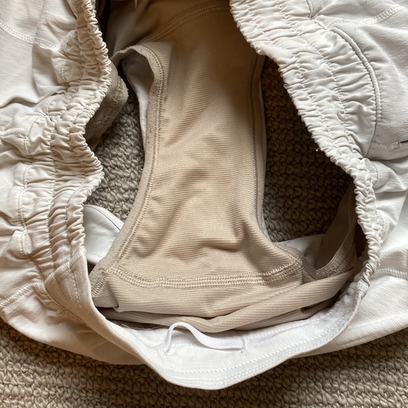 Lululemon low waisted white shorts - Picture 4 of 4